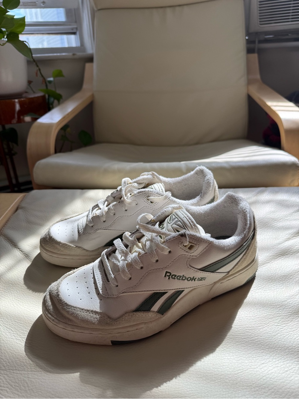 Reebok BB 4000 II White Dark Green Retro Sneakers Women’s 9 / Men’s 7.5
